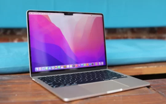 Apple M2-powered MacBook Air teardown review